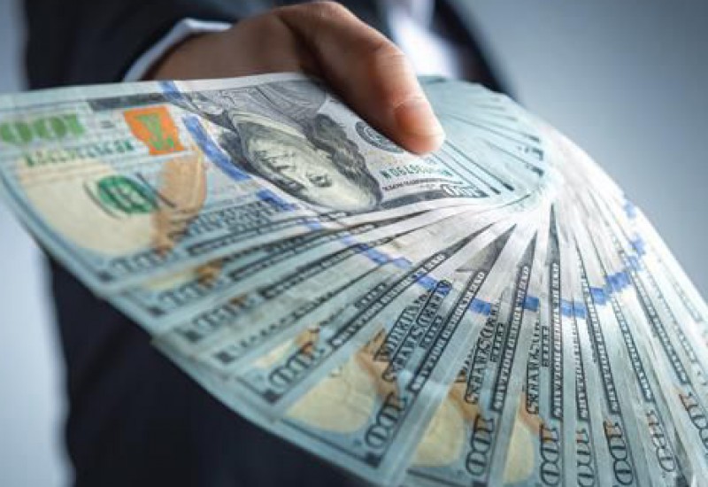 Why You Should Avoid Going Cashless in 2024